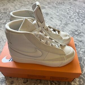 Women’s Nike Blazer mid victory size 7